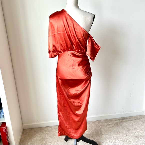 PRETTY LITTLE THING Rust Colored Satin One Shoulder Midi Dress—SZ. 4 - Picture 6 of 17